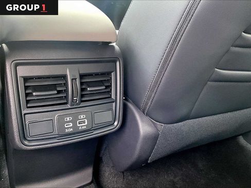 Used 2026 Subaru Forester Premium AWD/4WD image 18