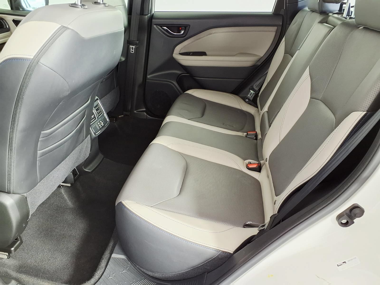 Used 2025 Subaru Forester Limited w/ Popular Package #2 AWD/4WD image 8
