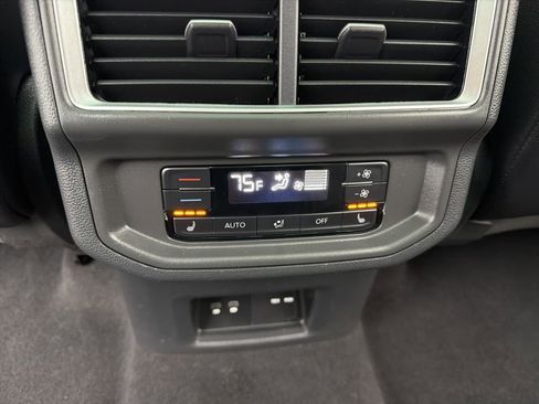 Used 2024 Volkswagen Atlas SEL Premium R-Line AWD/4WD image 9