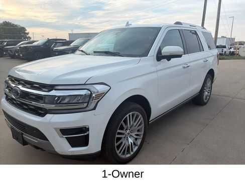 Used 2023 Ford Expedition Limited AWD/4WD image 3