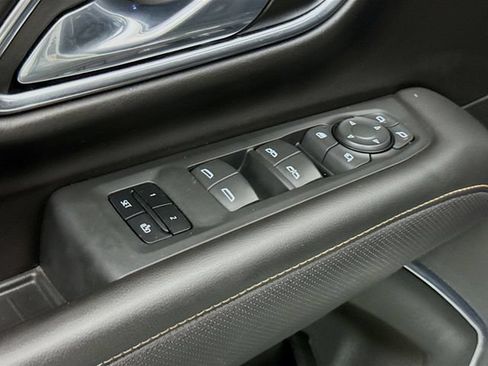 Used 2023 GMC Yukon AT4 w/ AT4 Premium Package AWD/4WD image 19