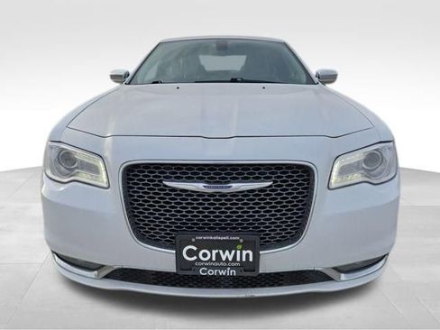 Used 2019 Chrysler 300 Limited image 4