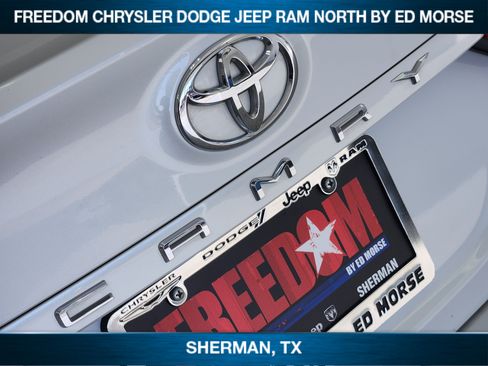 Used 2018 Toyota Camry XLE w/ Driver Assist Package image 9