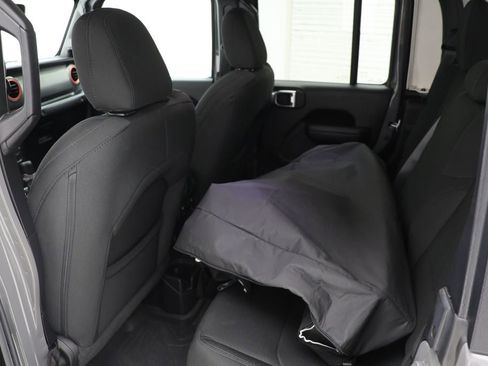 Used 2023 Jeep Gladiator Willys image 14