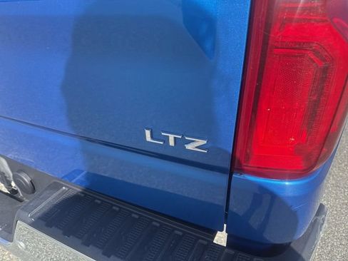 Used 2022 Chevrolet Silverado 1500 LTZ w/ Z71 Off-Road Package AWD/4WD image 33