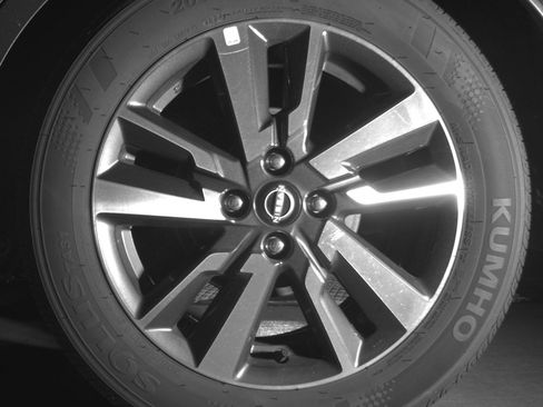 Used 2025 Nissan Versa SV image 14