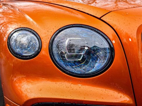 Used 2024 Bentley Flying Spur W12 image 41