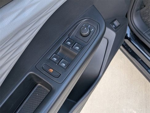 Used 2022 Volkswagen Taos S image 11