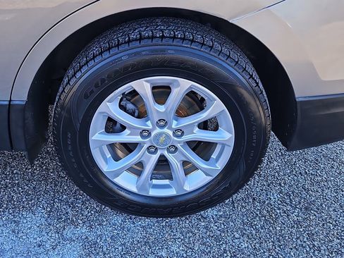 Used 2019 Chevrolet Equinox LT image 8