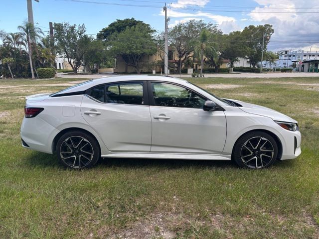 Used 2024 Nissan Sentra SR w/ SR Premium Package FWD image 2