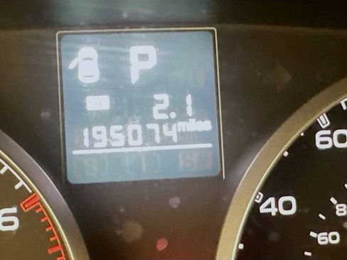 Used 2014 Subaru Outback 2.5i w/ Alloy Wheel Package image 19