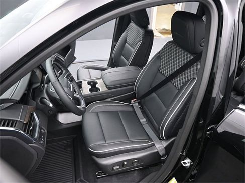 New 2025 GMC Acadia Denali w/ Super Cruise Package image 11