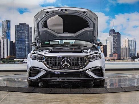 Used 2026 Mercedes-Benz E 53 AMG 4MATIC Sedan image 4