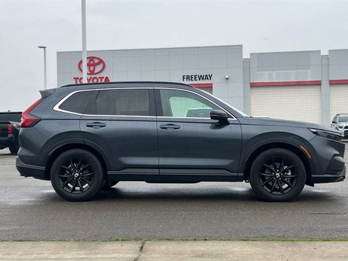 Used 2023 Honda CR-V Sport image 3