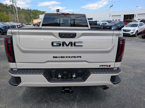 New 2026 GMC Sierra 2500 AT4 w/ AT4 Premium Plus Package AWD/4WD image 9