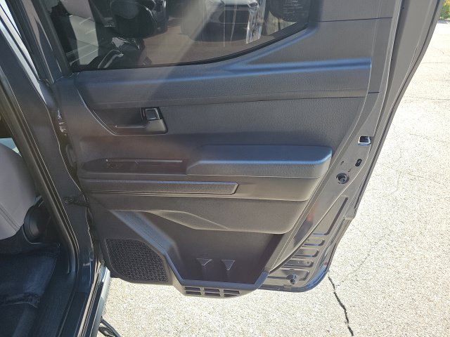 Certified 2025 Toyota Tacoma SR5 AWD/4WD image 30
