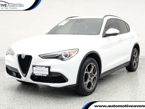 Used 2022 Alfa Romeo Stelvio Sprint image 1