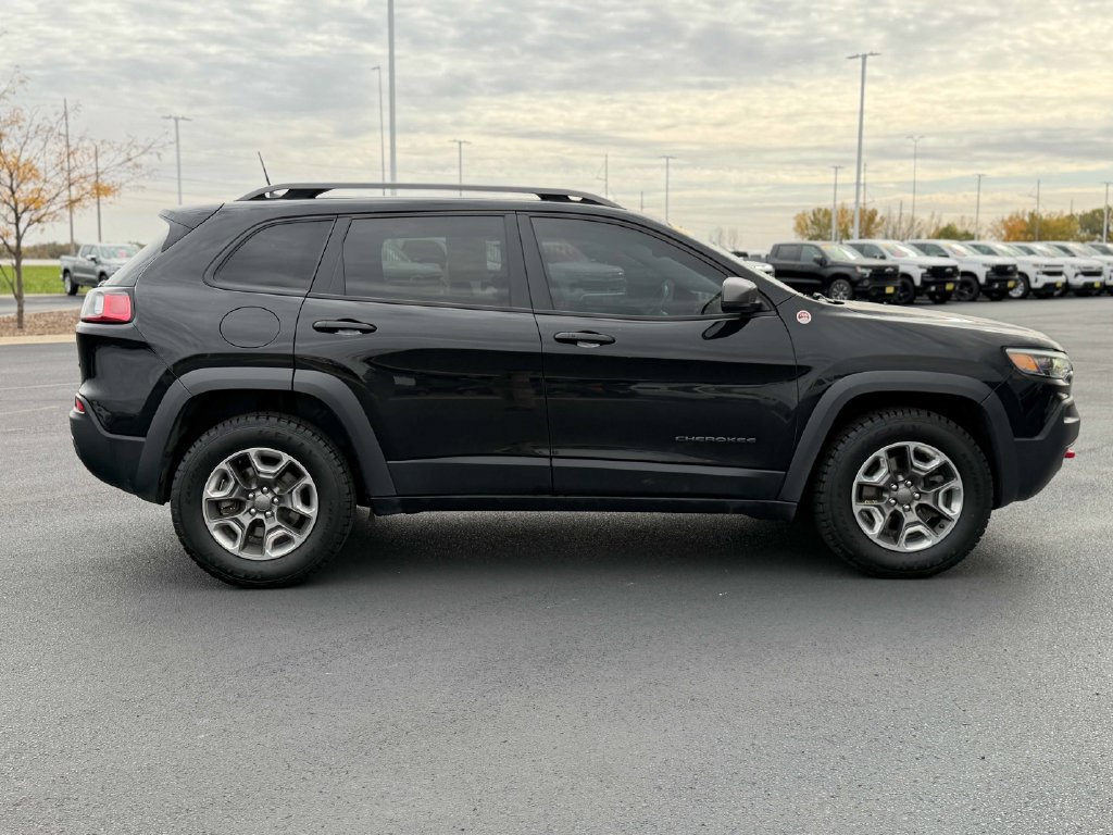 Used 2019 Jeep Cherokee Trailhawk w/ Cold Weather Group AWD/4WD image 6