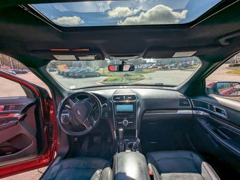 Used 2017 Ford Explorer Limited w/ Class II Trailer Tow Package image 13