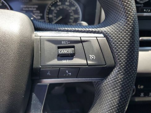 Used 2024 Mitsubishi Outlander ES AWD/4WD image 12