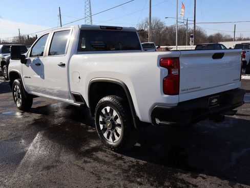 Used 2024 Chevrolet Silverado 2500 Custom w/ Custom Convenience Package image 3
