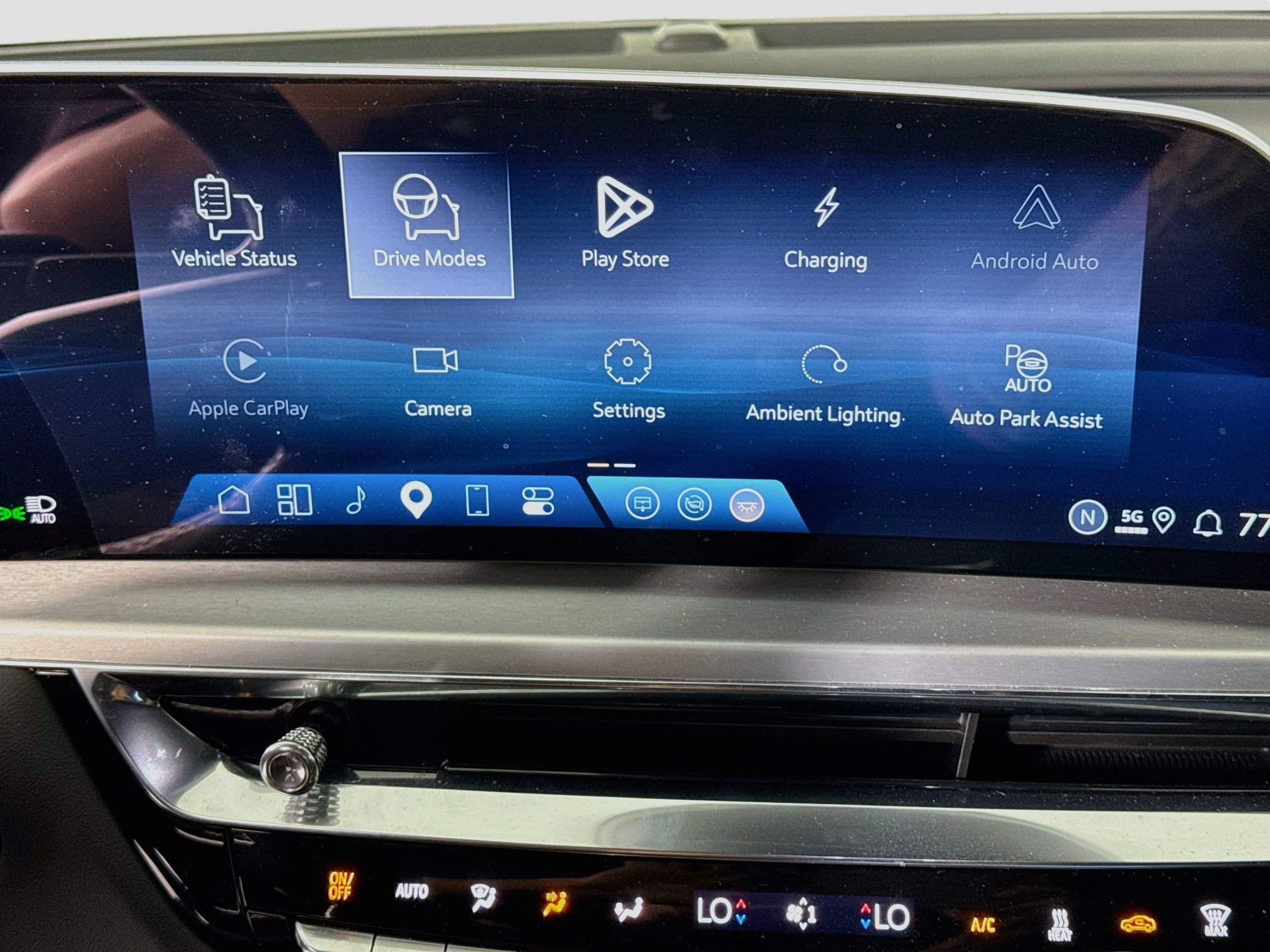 Used 2025 Cadillac Lyriq Luxury RWD image 17