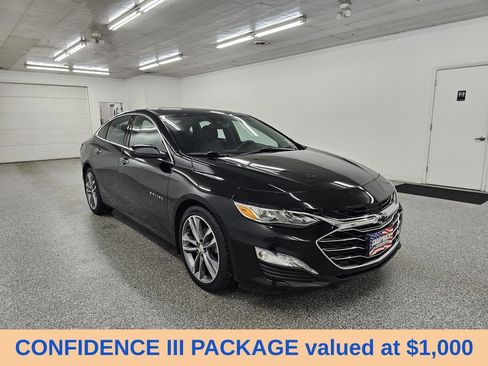 Used 2019 Chevrolet Malibu Premier w/ Sun and Wheel Package FWD image 3