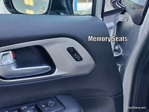 Used 2024 Chrysler Pacifica Limited w/ S Appearance Package AWD/4WD image 24