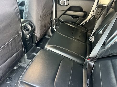 Used 2023 Jeep Wrangler Sahara image 5