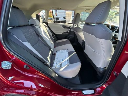 Used 2025 Toyota RAV4 XLE w/ Convenience Package image 24