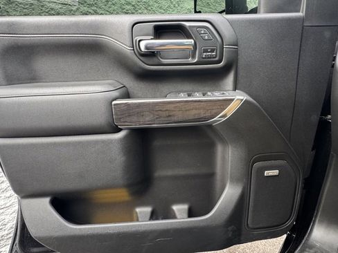 Used 2022 Chevrolet Silverado 2500 LTZ w/ LTZ Premium Package image 20