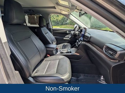Used 2023 Ford Explorer Limited w/ Limited Technology Package AWD/4WD image 12