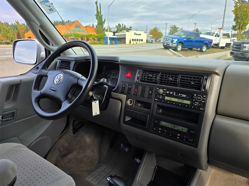 Used 2001 Volkswagen Eurovan GLS image 11