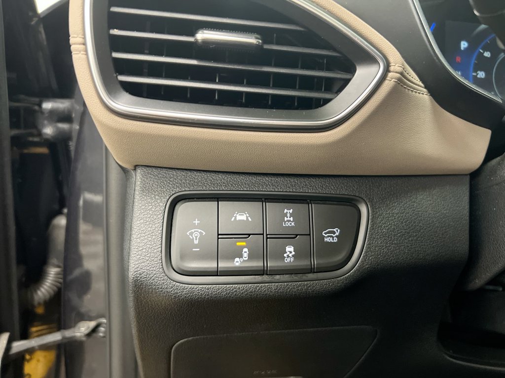 Used 2020 Hyundai Santa Fe SEL w/ Convenience Package AWD/4WD image 18