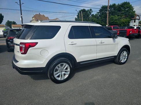 Used 2018 Ford Explorer XLT w/ Equipment Group 202A AWD/4WD image 5