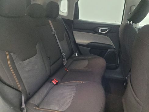 Used 2022 Jeep Compass Sport AWD/4WD image 19