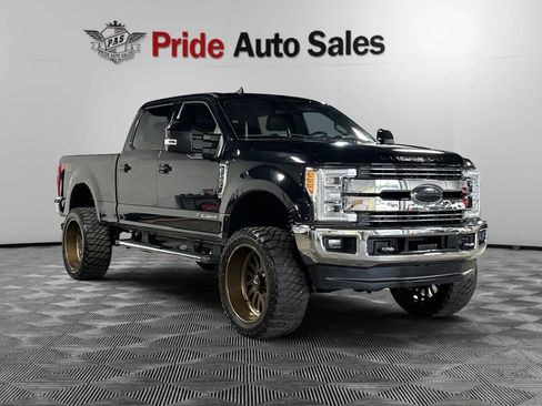 Used 2019 Ford F250 Lariat w/ Lariat Ultimate Package image 3