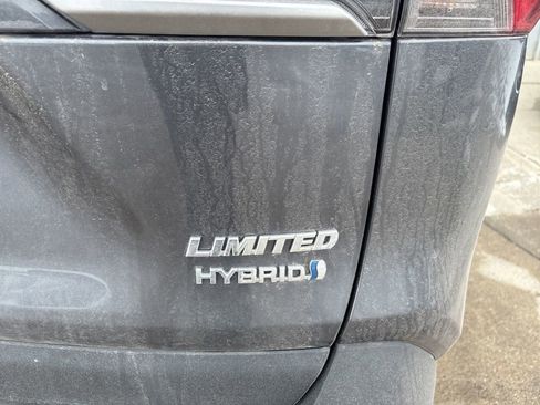 Used 2021 Toyota RAV4 Limited image 15