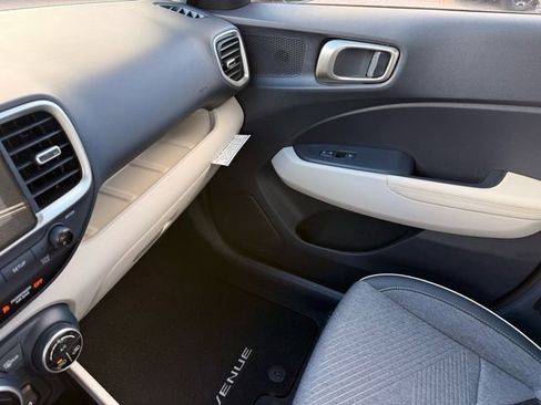 New 2026 Hyundai Venue SEL FWD image 13
