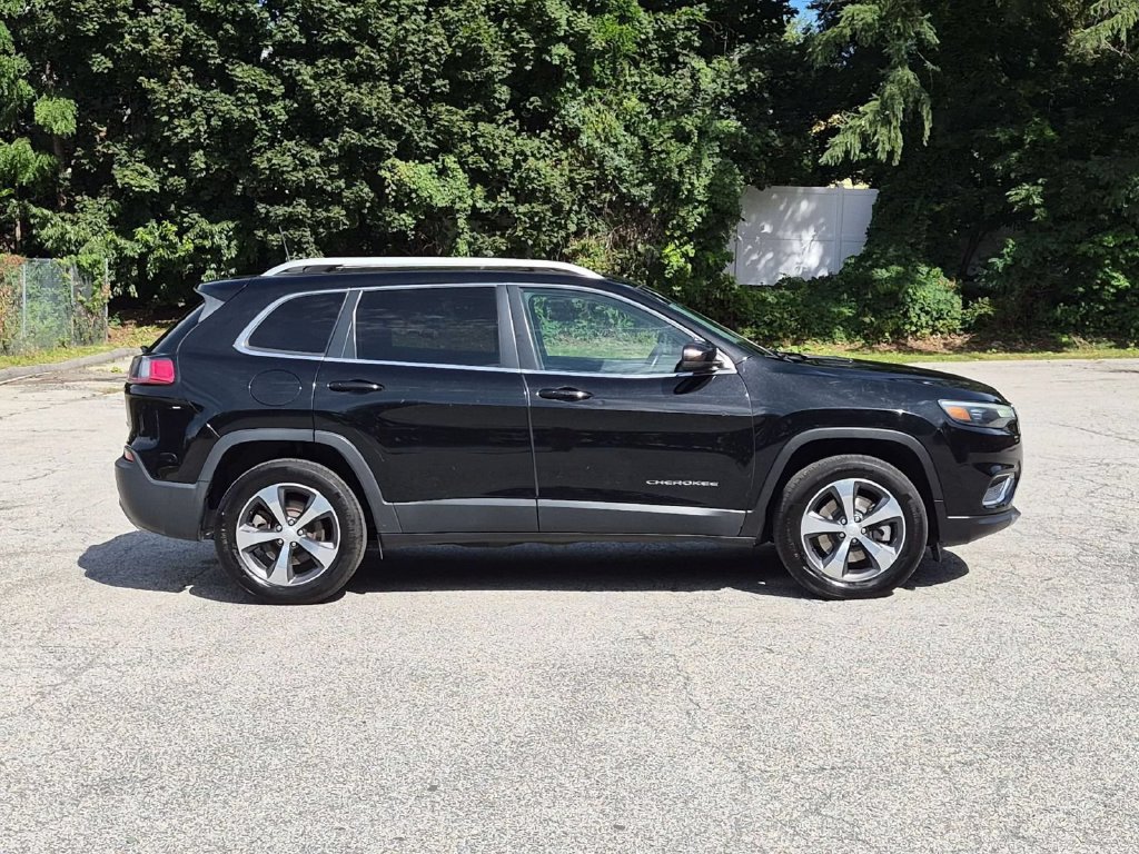 Used 2019 Jeep Cherokee Limited AWD/4WD image 2