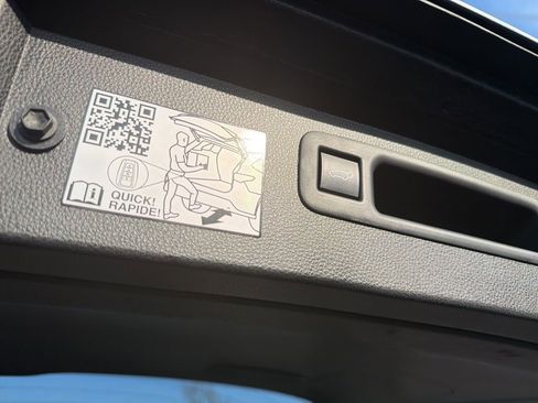 Used 2022 Toyota Highlander Limited image 24