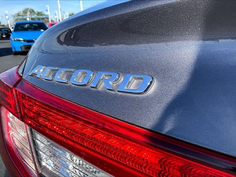 Used 2018 Honda Accord LX image 9