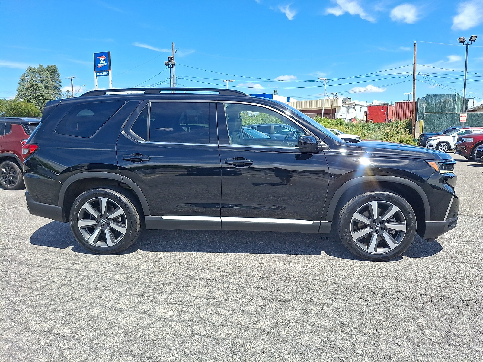 Used 2023 Honda Pilot Touring image 7