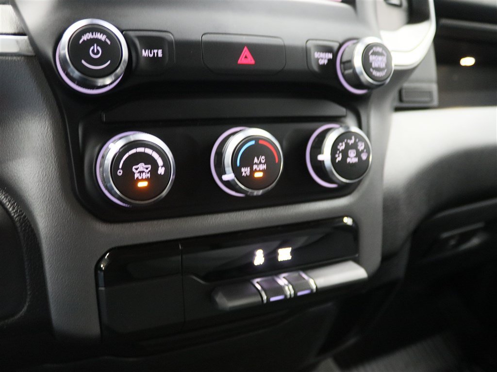 Used 2020 RAM 1500 Big Horn AWD/4WD image 37