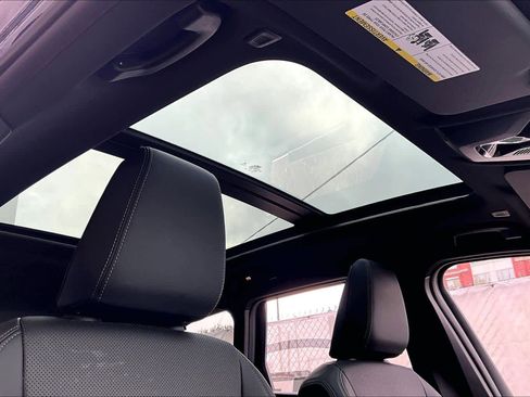 Used 2025 BMW X1 xDrive28i image 13