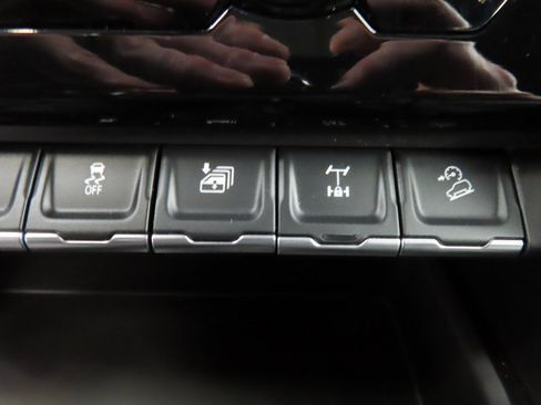 Used 2025 GMC Sierra 2500 AT4X w/ AT4X AEV Edition image 70