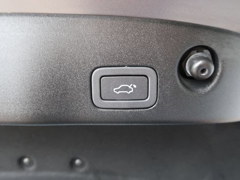 Used 2016 Jaguar XJ Supercharged image 49