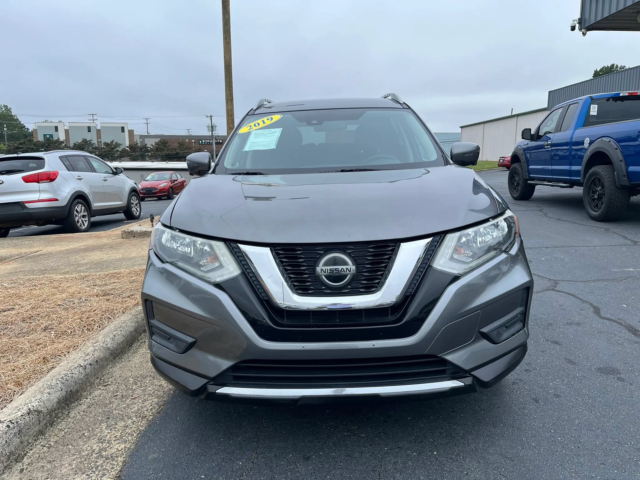 Used 2019 Nissan Rogue SV w/ Premium Package AWD/4WD image 2