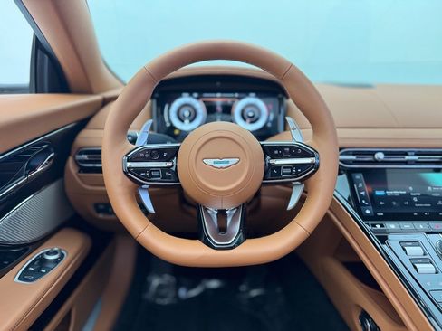 Used 2025 Aston Martin DB12 Volante image 18