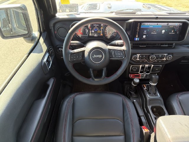 Used 2025 Jeep Gladiator Rubicon AWD/4WD image 27